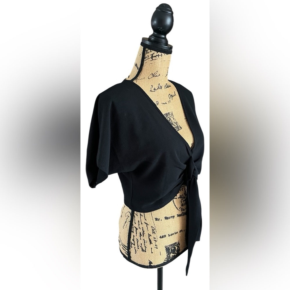 Hostess Pick 💥 Black Dolman Sleeve Crop Blouse with Tie Front - Picture 7 of 11
